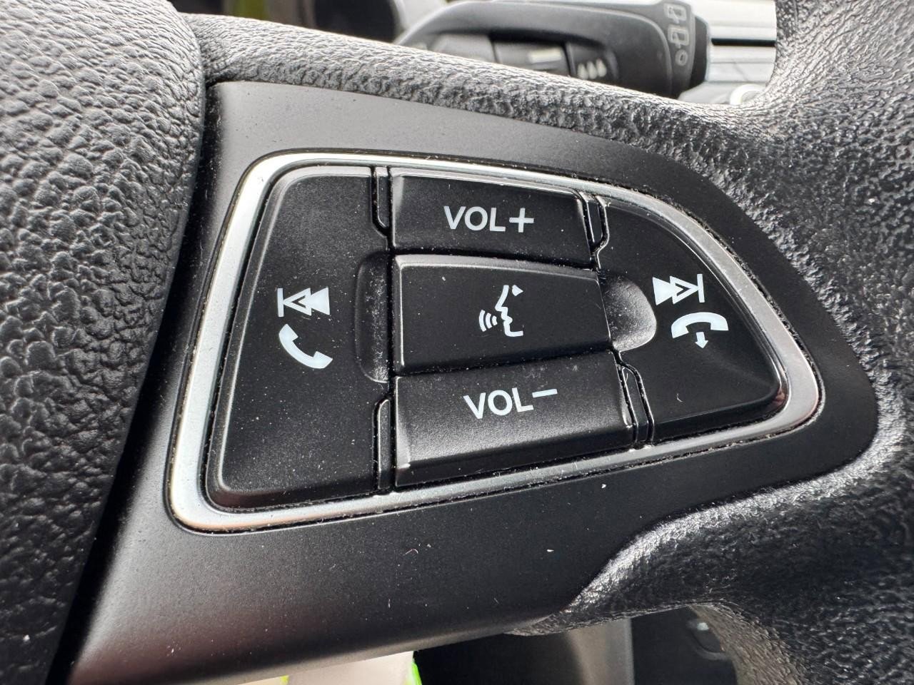 Used 2018 Ford Escape SE image 17