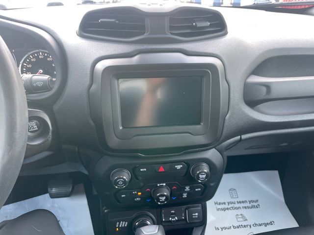 Used 2020 Jeep Renegade Latitude AWD/4WD image 12