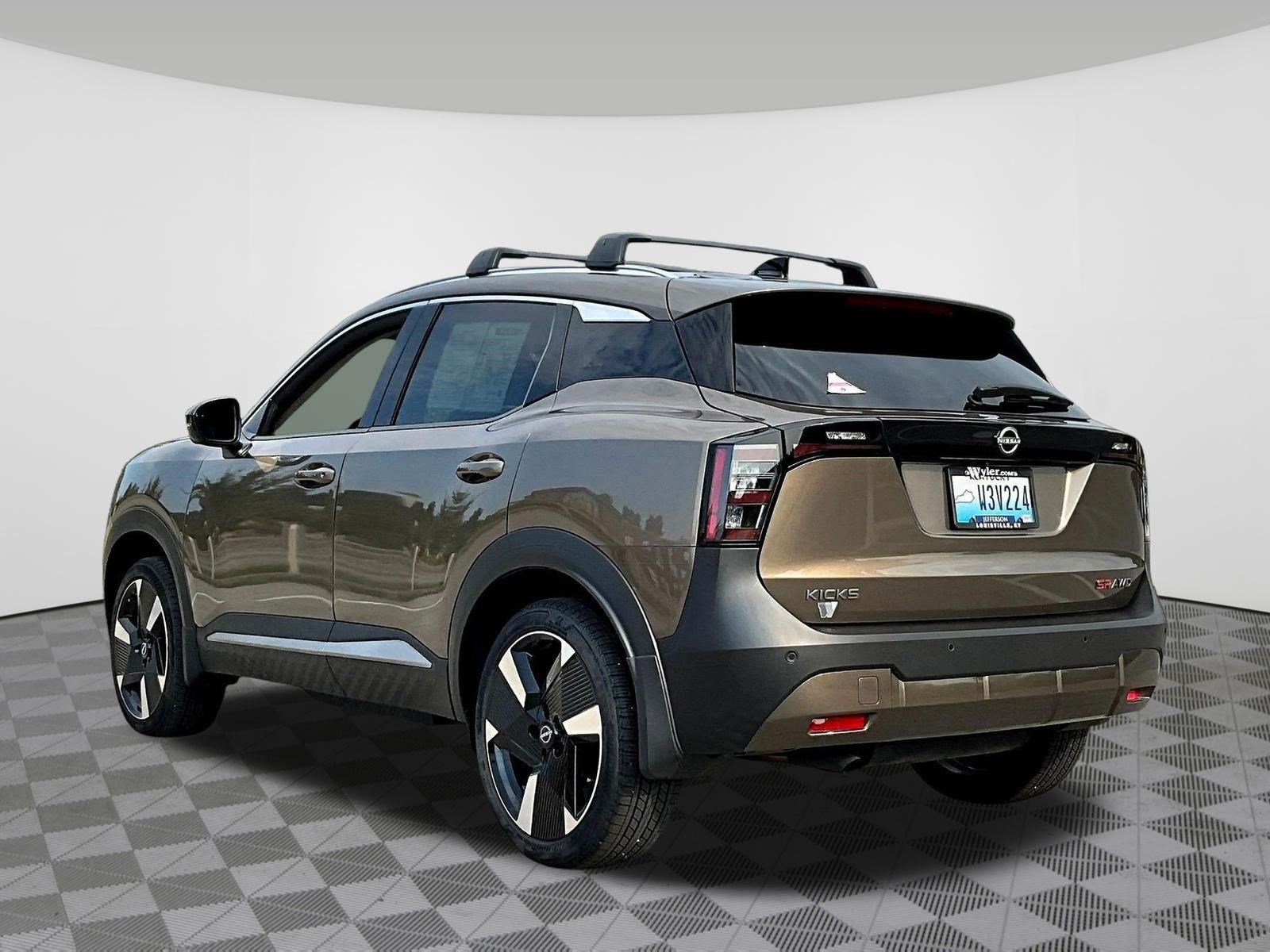 Certified 2026 Nissan Kicks SR w/ Cold Weather Package AWD/4WD image 4