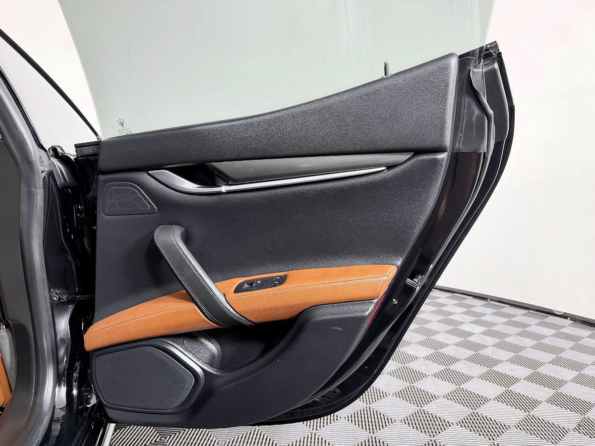 Used 2018 Maserati Ghibli RWD image 42