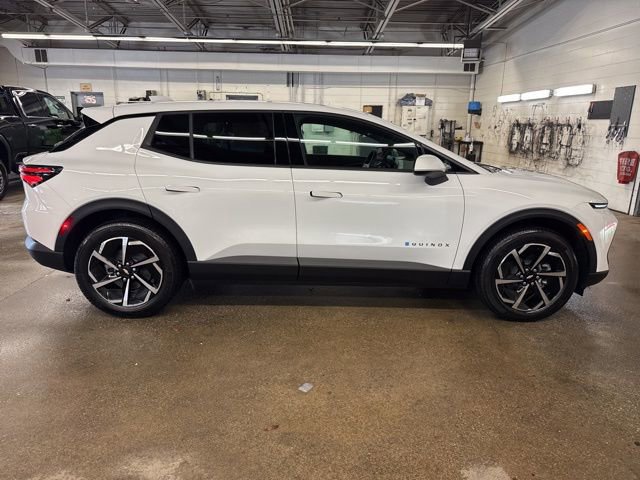 New 2026 Chevrolet Equinox EV LT FWD image 7