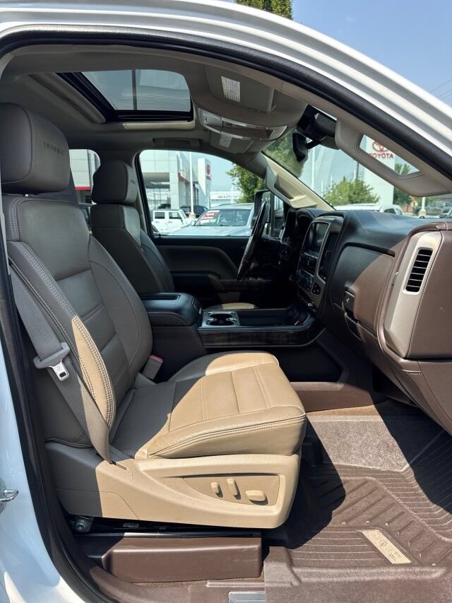 Used 2016 GMC Sierra 3500 Denali w/ Driver Alert Package AWD/4WD image 18