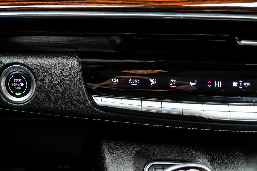 Used 2021 Cadillac Escalade Premium Luxury image 25