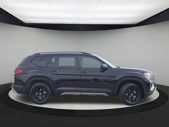 New 2026 Volkswagen Atlas Peak Edition image 8