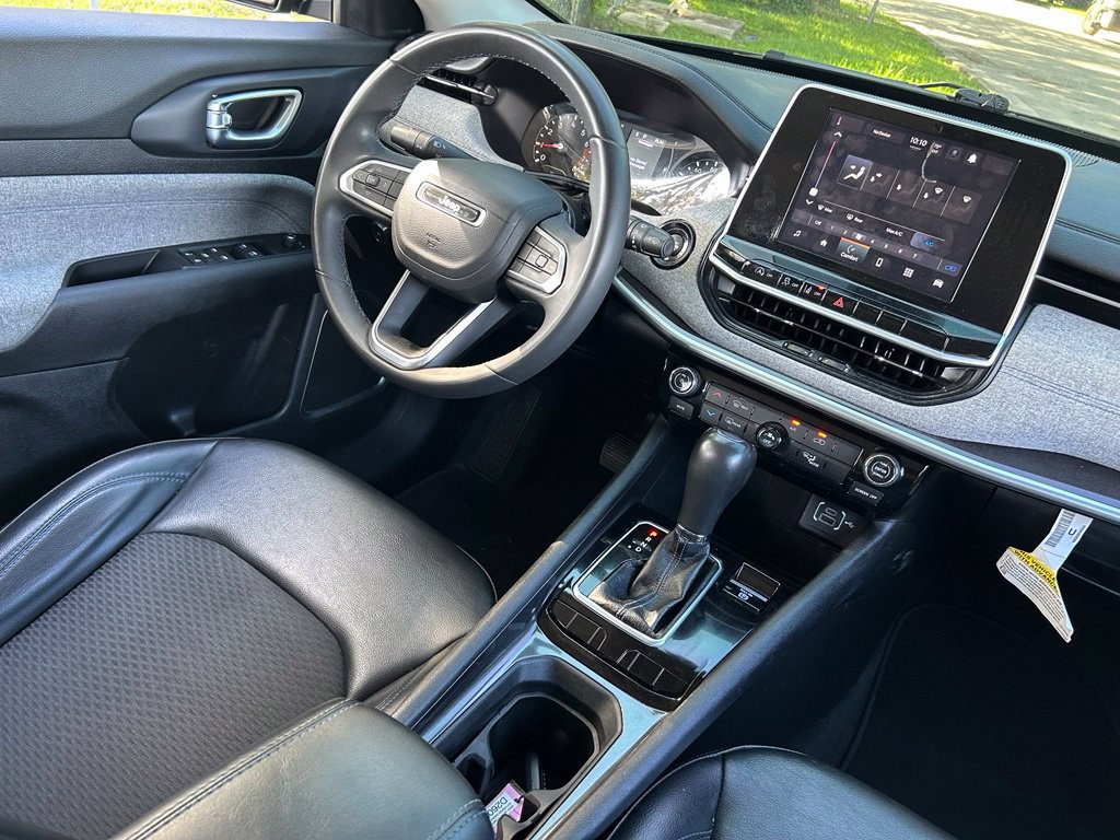 Used 2022 Jeep Compass Latitude FWD image 11