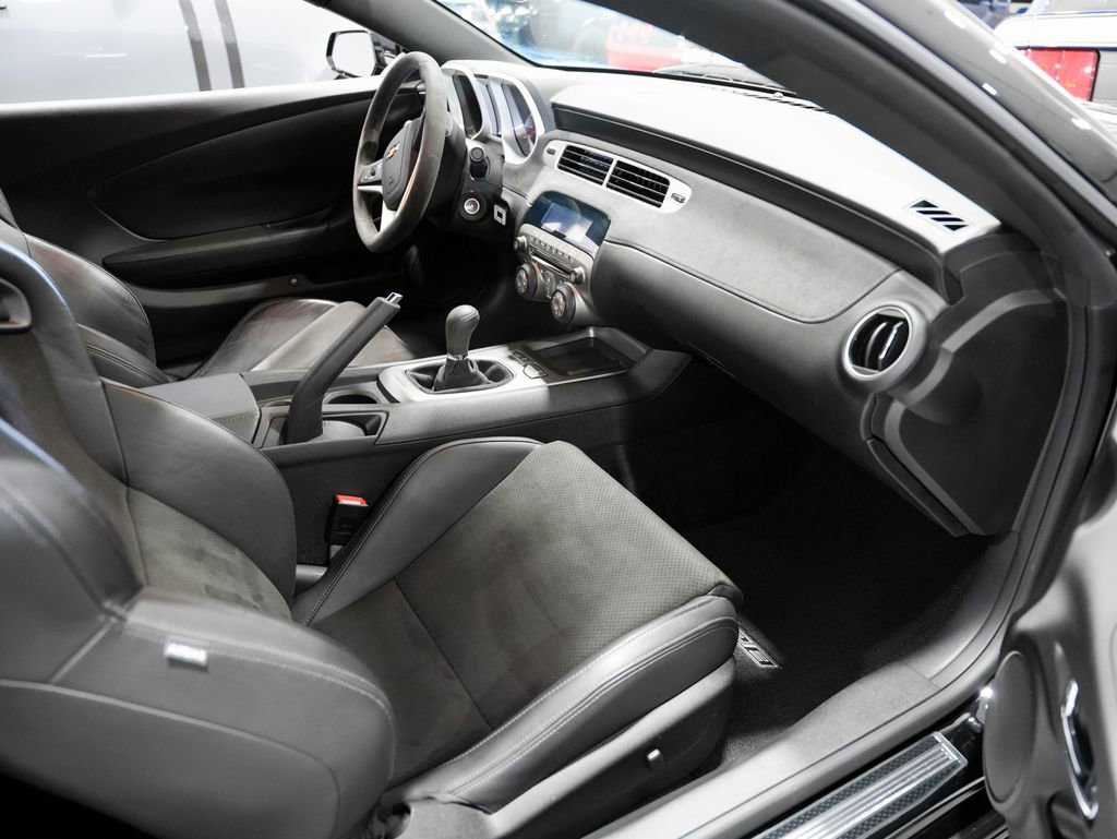 Used 2015 Chevrolet Camaro Z/28 RWD image 22
