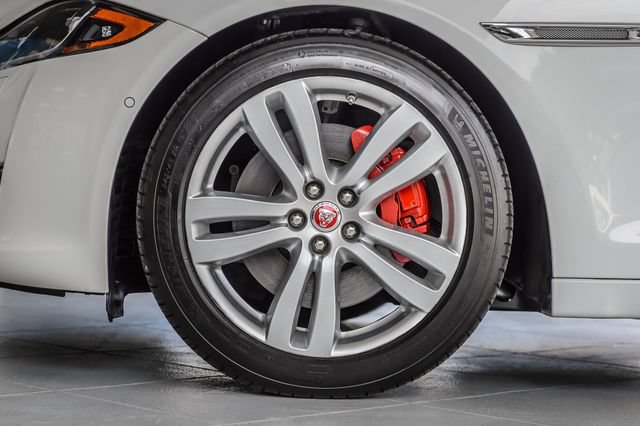 Used 2019 Jaguar XJ L Portfolio RWD image 13
