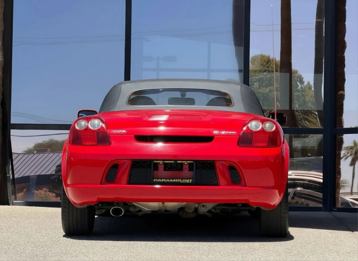 Used 2003 Toyota MR2 RWD image 12