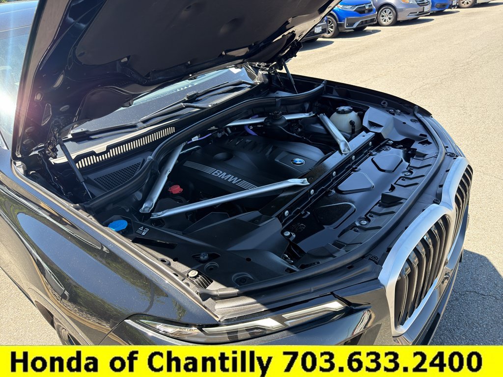 Used 2023 BMW X7 xDrive40i w/ M Sport Package AWD/4WD image 32
