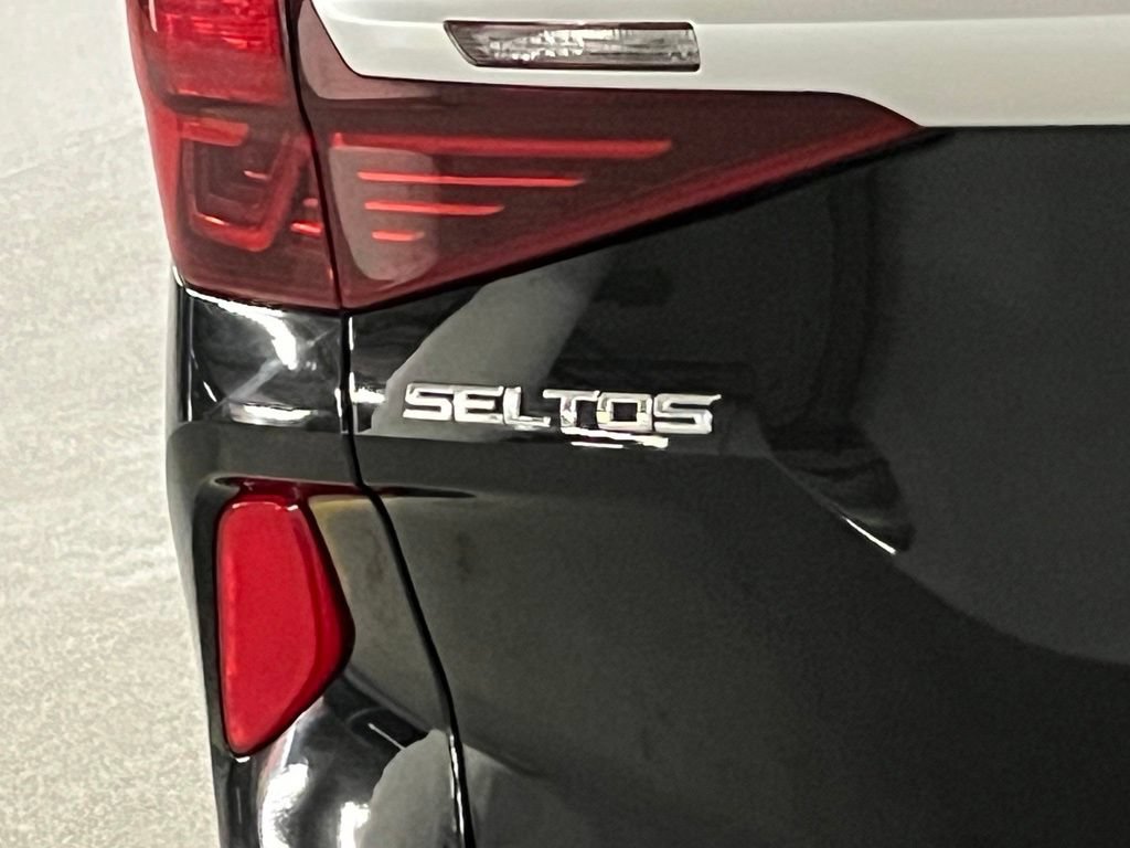 Used 2021 Kia Seltos S FWD image 32