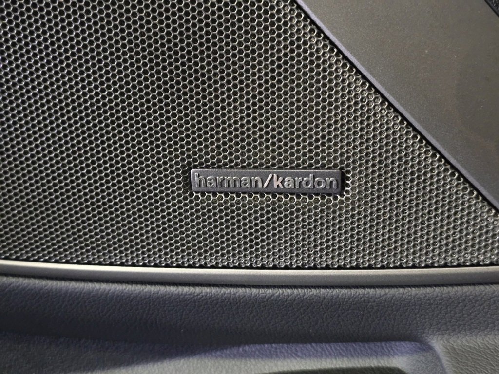 New 2026 BMW 330i xDrive Sedan w/ M Sport Package image 10