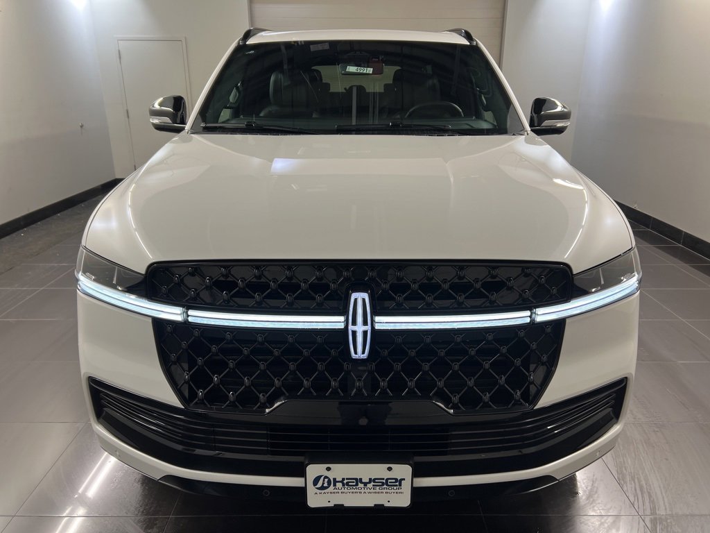 New 2026 Lincoln Navigator L Reserve image 2