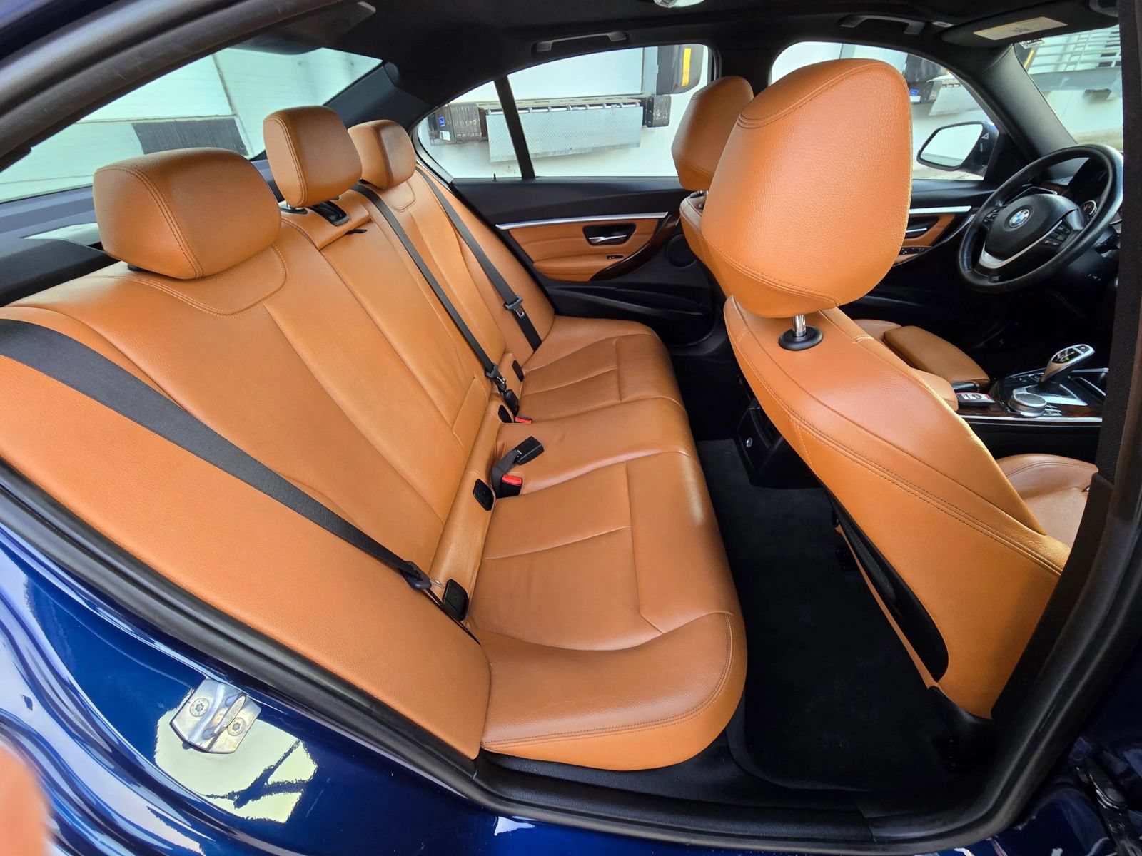 Used 2018 BMW 330i xDrive Sedan w/ Premium Package AWD/4WD image 17