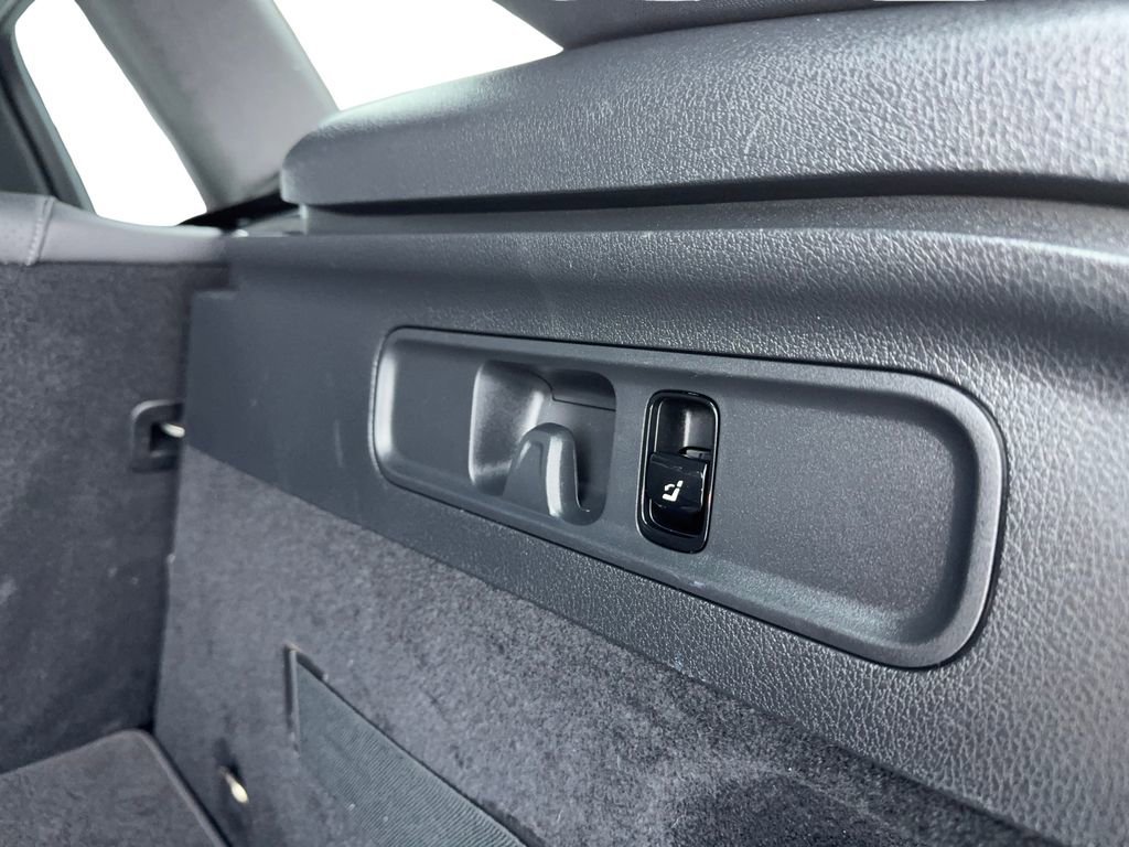 Used 2024 Mercedes-Benz GLC 300 image 18