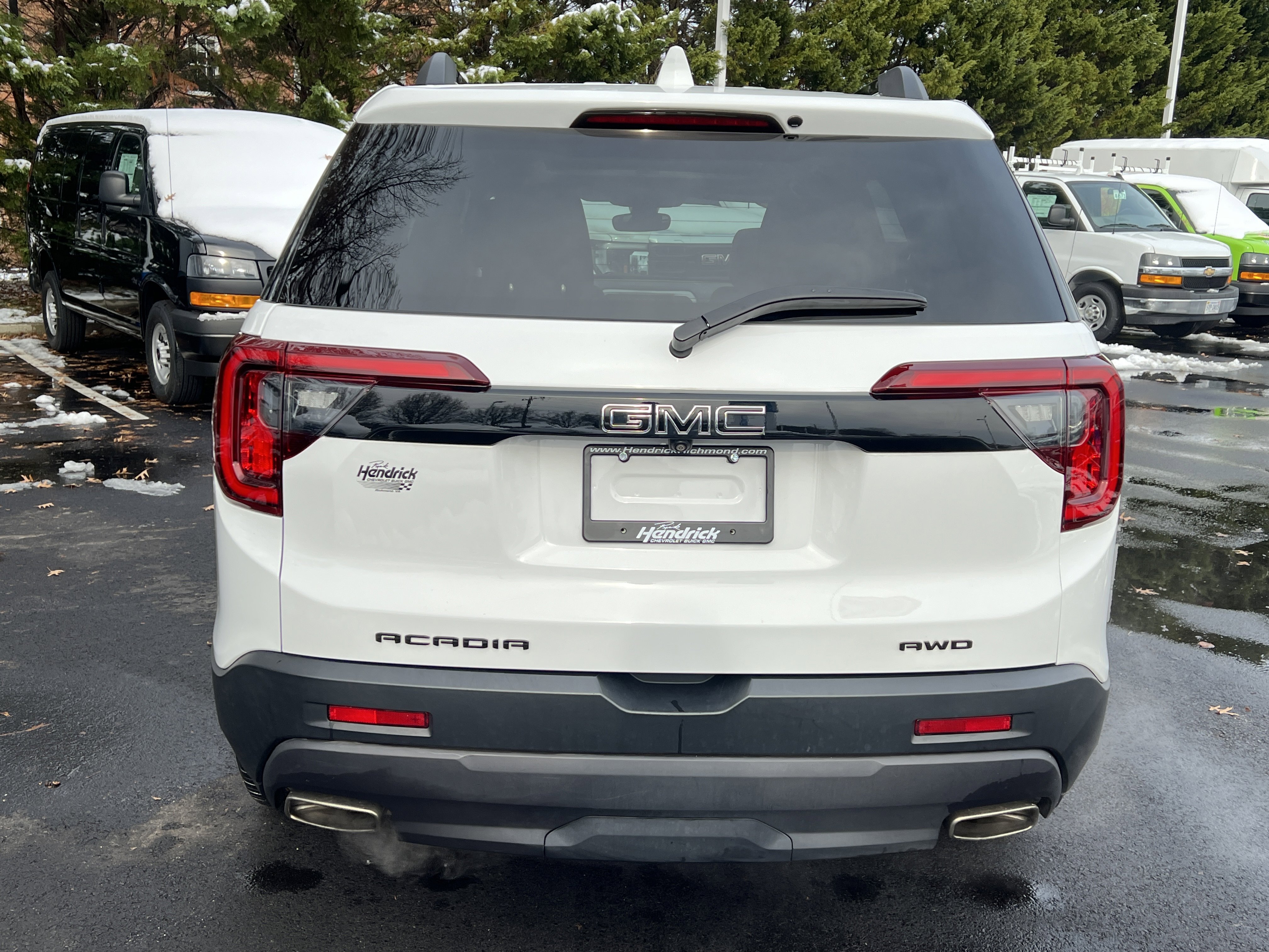 Certified 2023 GMC Acadia SLT w/ Elevation Edition image 9