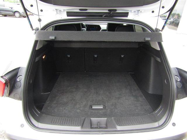 Used 2025 Chevrolet Trax LT w/ LT Convenience Package FWD image 29