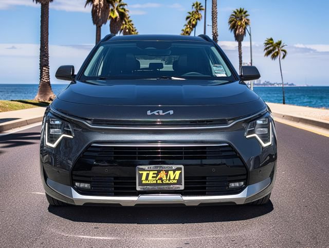 Used 2023 Kia Niro SX Touring FWD image 3