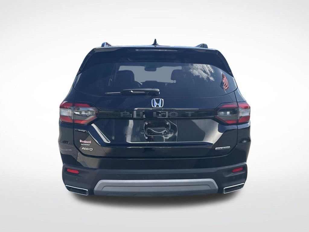 Used 2023 Honda Pilot Touring image 6