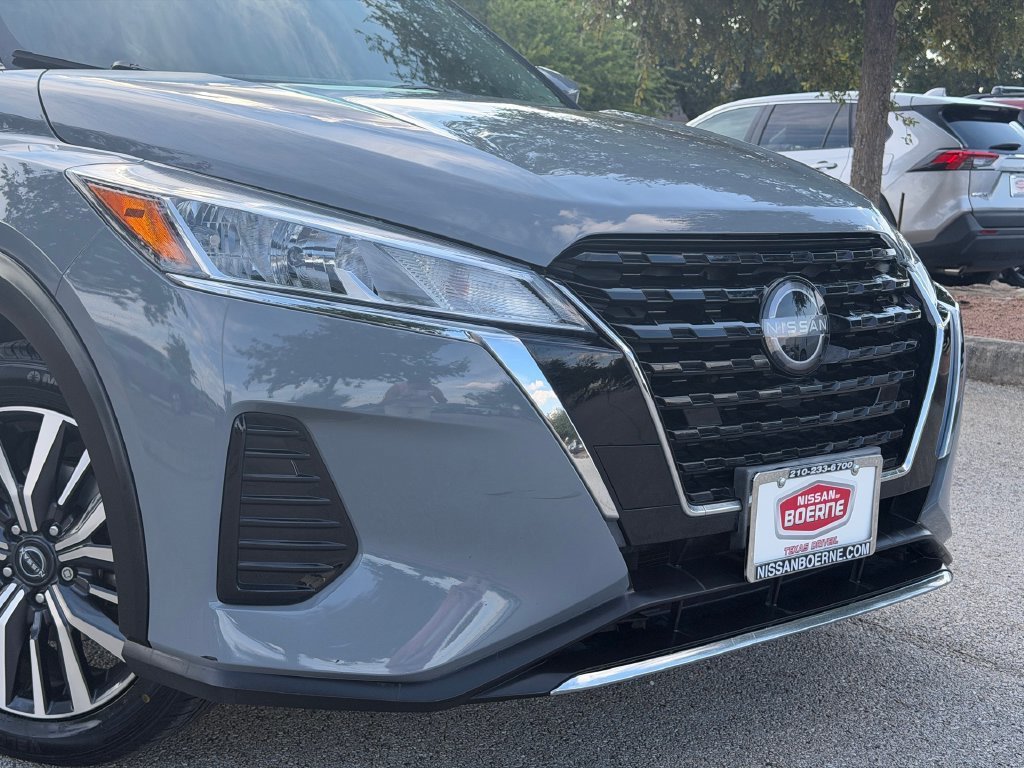 Used 2023 Nissan Kicks SV FWD image 3