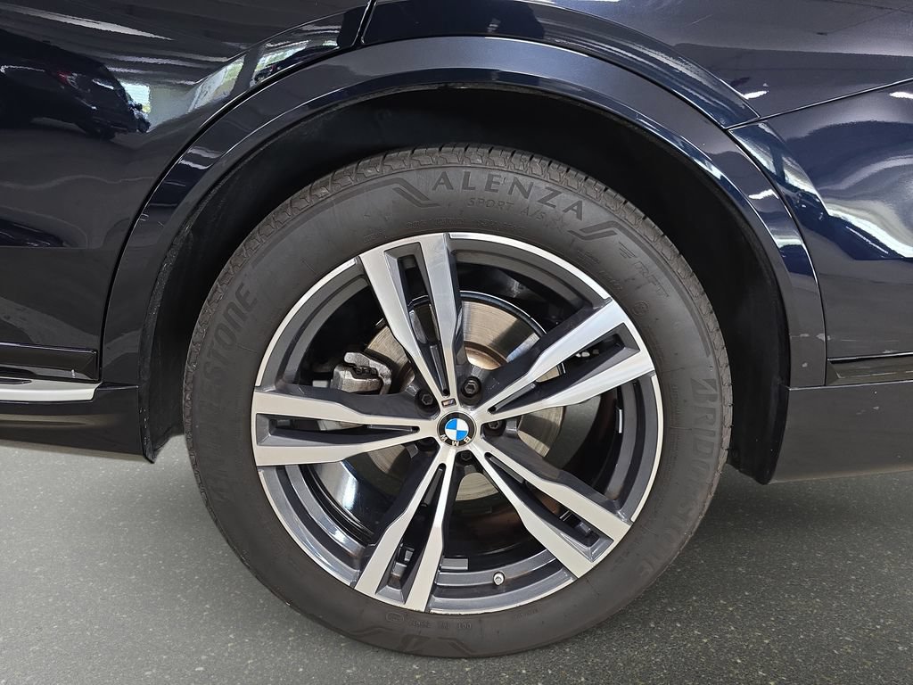 Used 2024 BMW X7 xDrive40i w/ M Sport Package AWD/4WD image 29