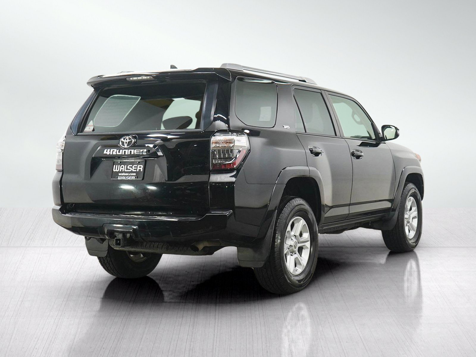 Used 2018 Toyota 4Runner SR5 Premium AWD/4WD image 5