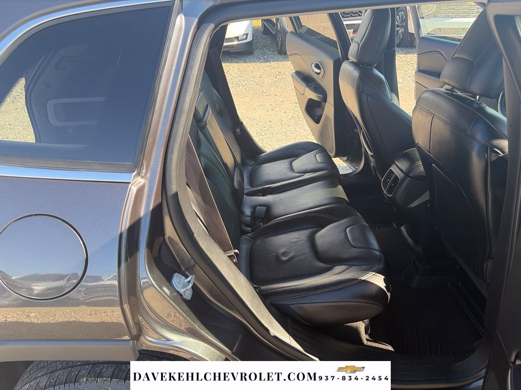 Used 2015 Jeep Cherokee Limited w/ Luxury Group AWD/4WD image 21