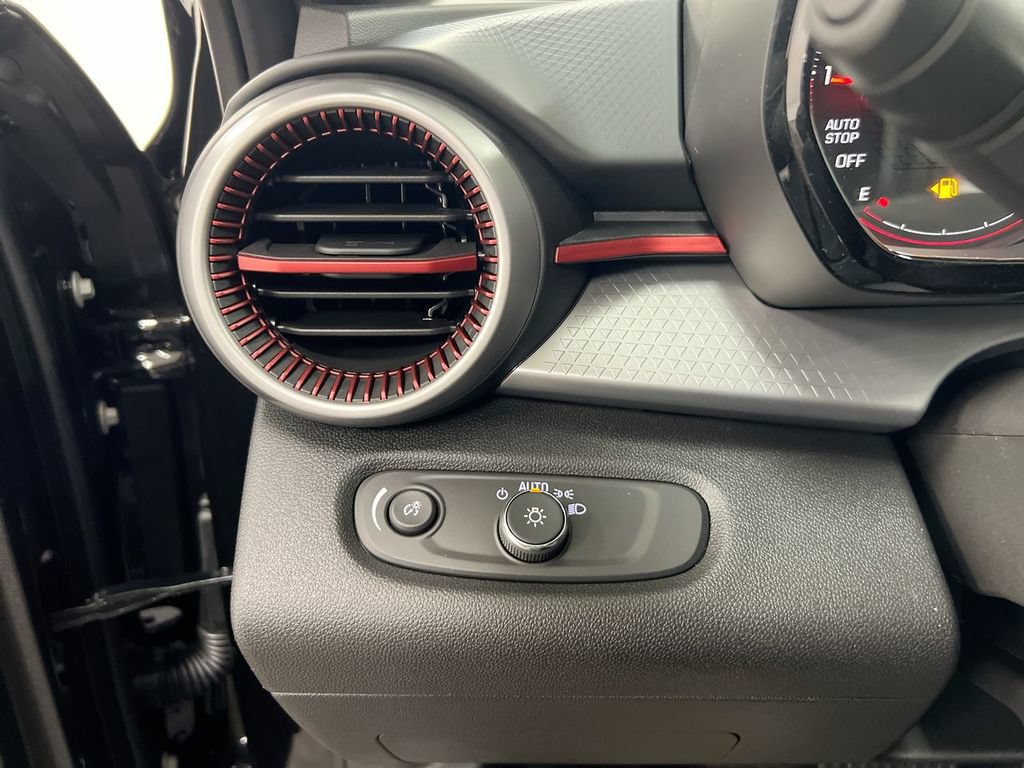 New 2026 Chevrolet Trax RS w/ Driver Confidence Package FWD image 18