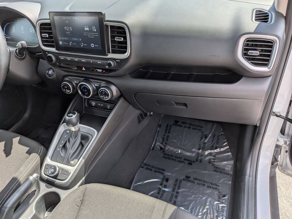 Used 2025 Hyundai Venue SEL FWD image 31
