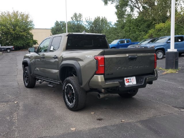 New 2026 Toyota Tacoma TRD Off-Road w/ TRD Off Road Premium Package AWD/4WD image 3