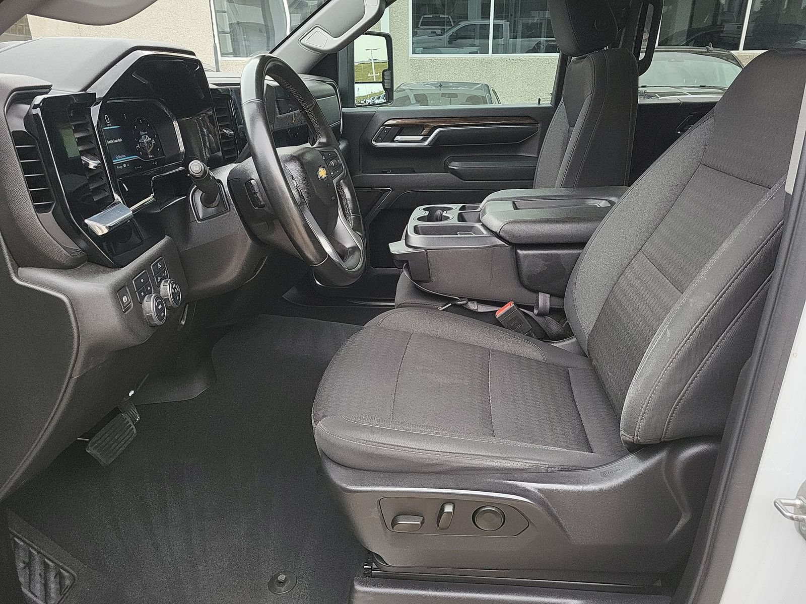 Certified 2024 Chevrolet Silverado 2500 LT AWD/4WD image 18