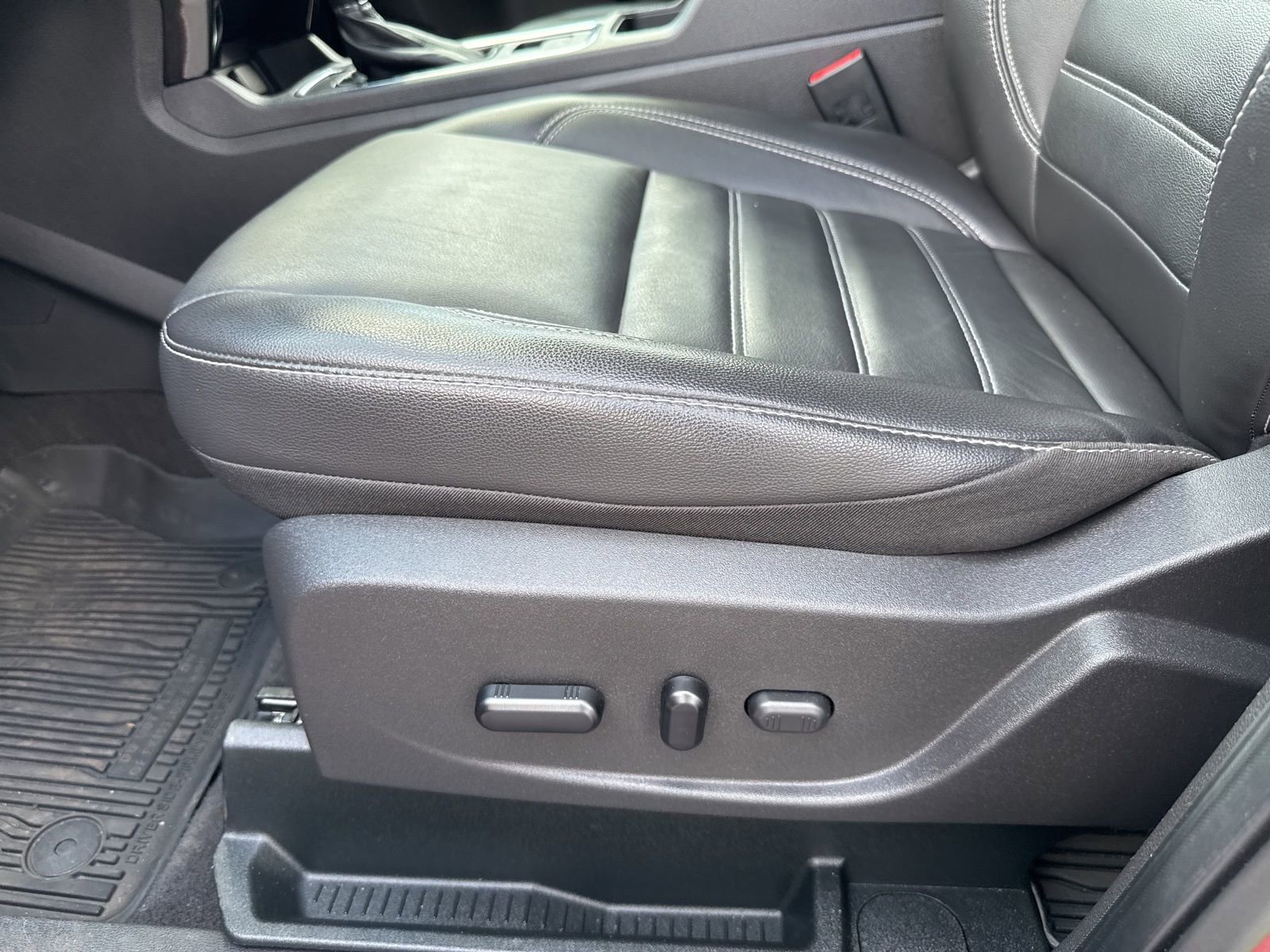 Used 2019 Ford Escape Titanium AWD/4WD image 21