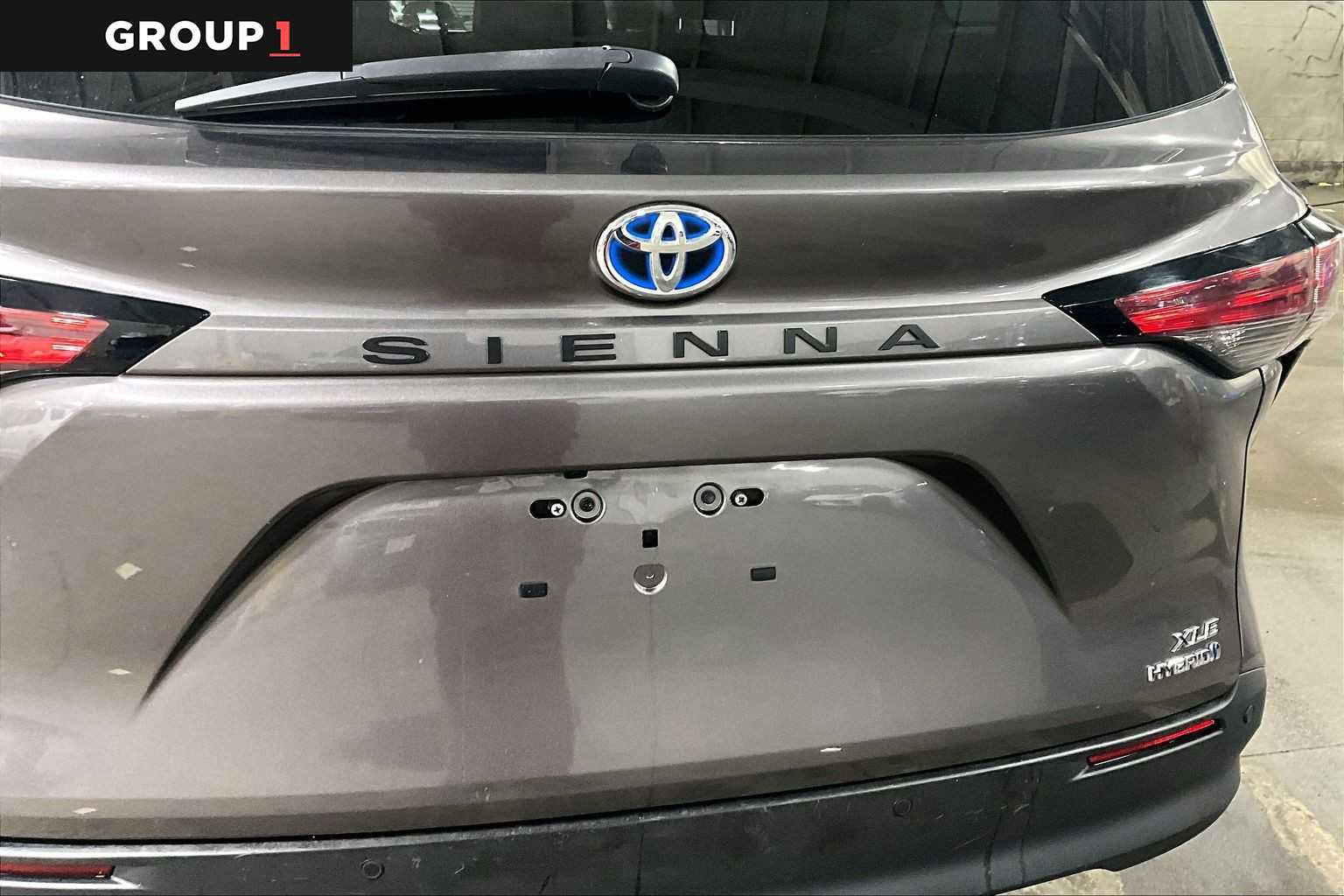 Certified 2021 Toyota Sienna XLE image 10