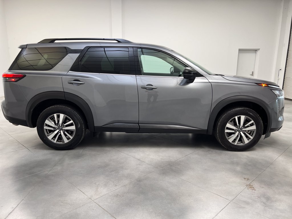 Used 2026 Nissan Pathfinder SL FWD image 10
