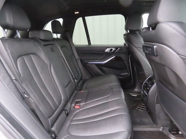 Used 2020 BMW X5 xDrive40i w/ Premium Package image 30