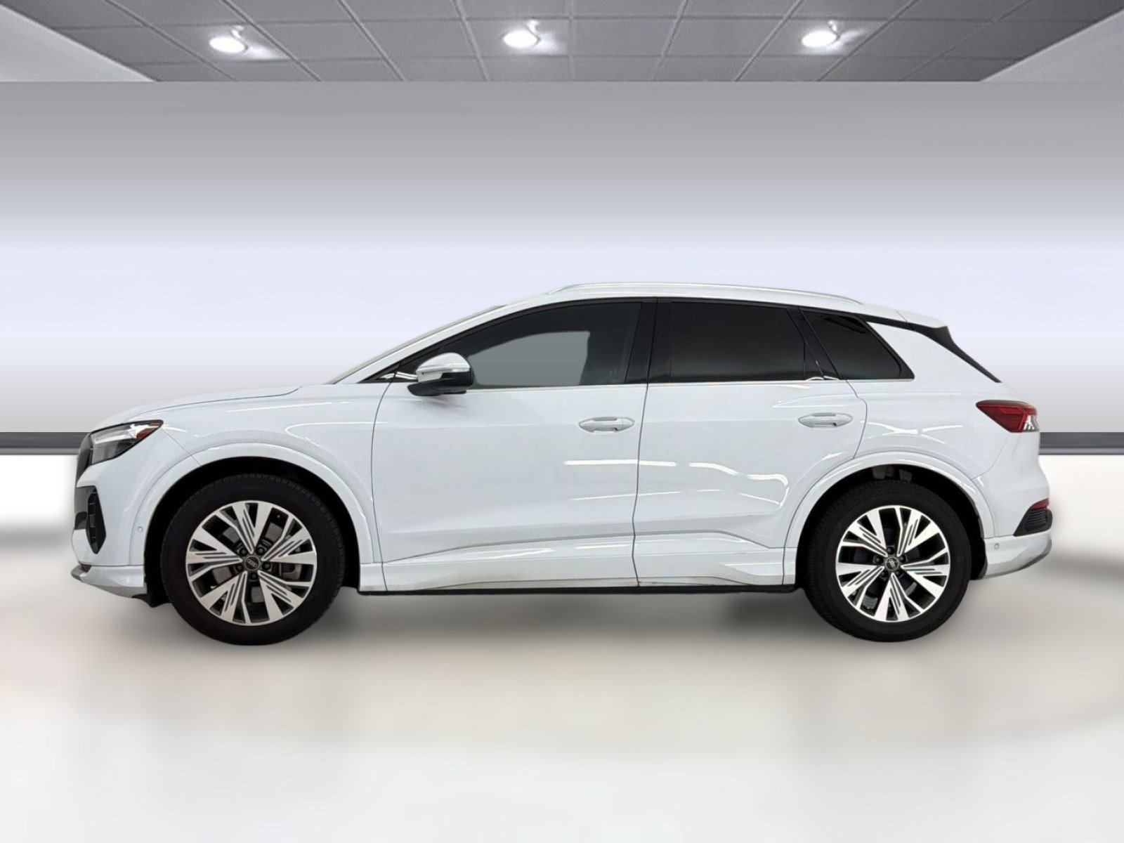 Used 2023 Audi Q4 e-tron Premium Plus w/ Premium Plus RWD image 2