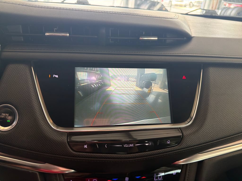 Used 2018 Cadillac XT5 Luxury w/ Driver Awareness Package AWD/4WD image 23