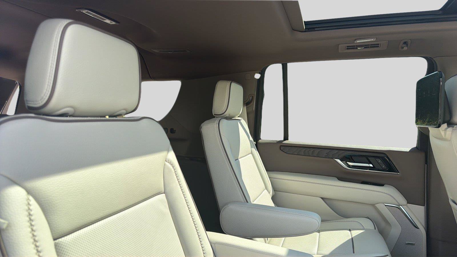 New 2026 GMC Yukon XL Denali w/ Denali Reserve Package AWD/4WD image 24