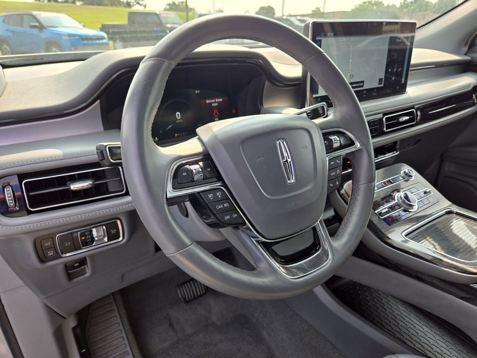 Used 2023 Lincoln Nautilus Reserve w/ Cargo Utility Package FWD image 11