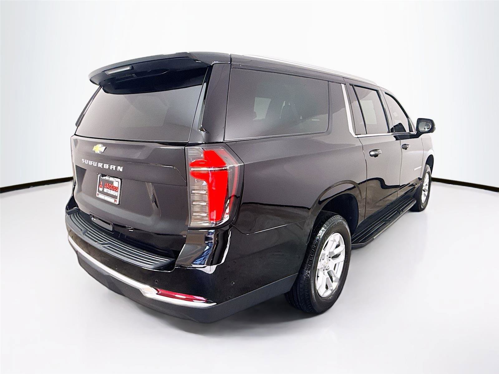 Used 2025 Chevrolet Suburban LS RWD image 35