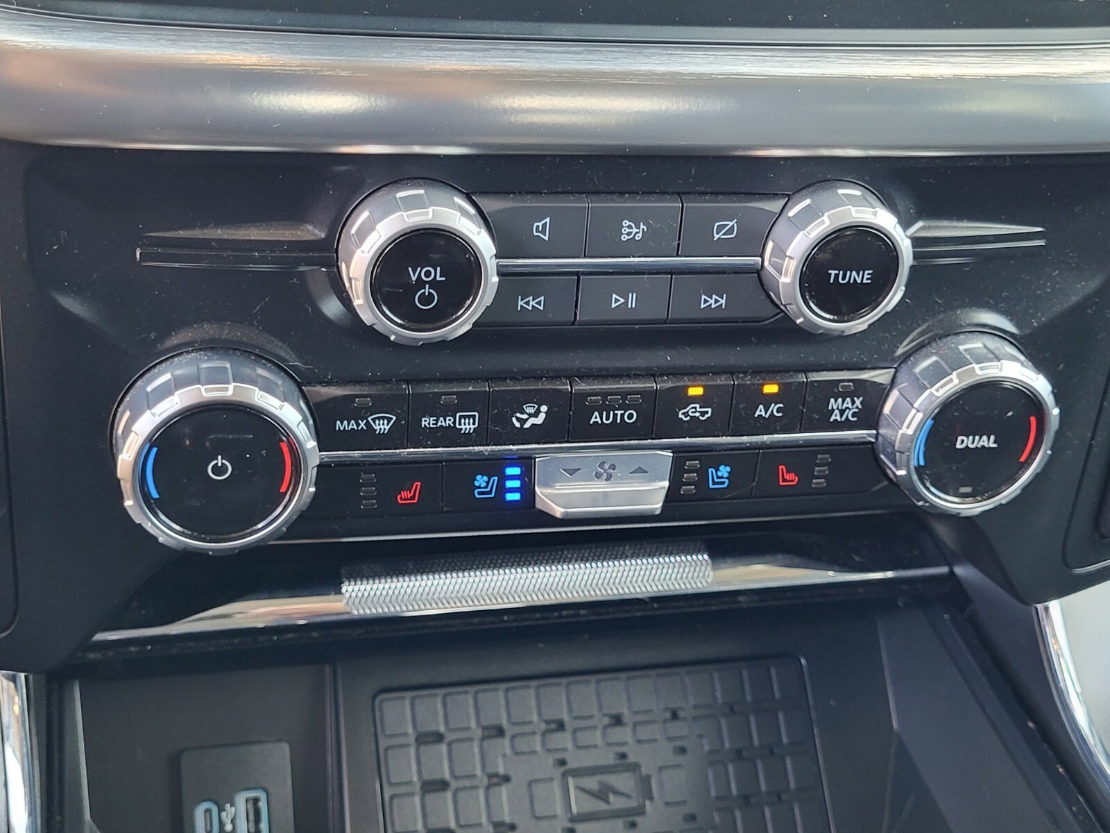 Certified 2023 Ford F150 Lariat w/ Equipment Group 502A High image 23