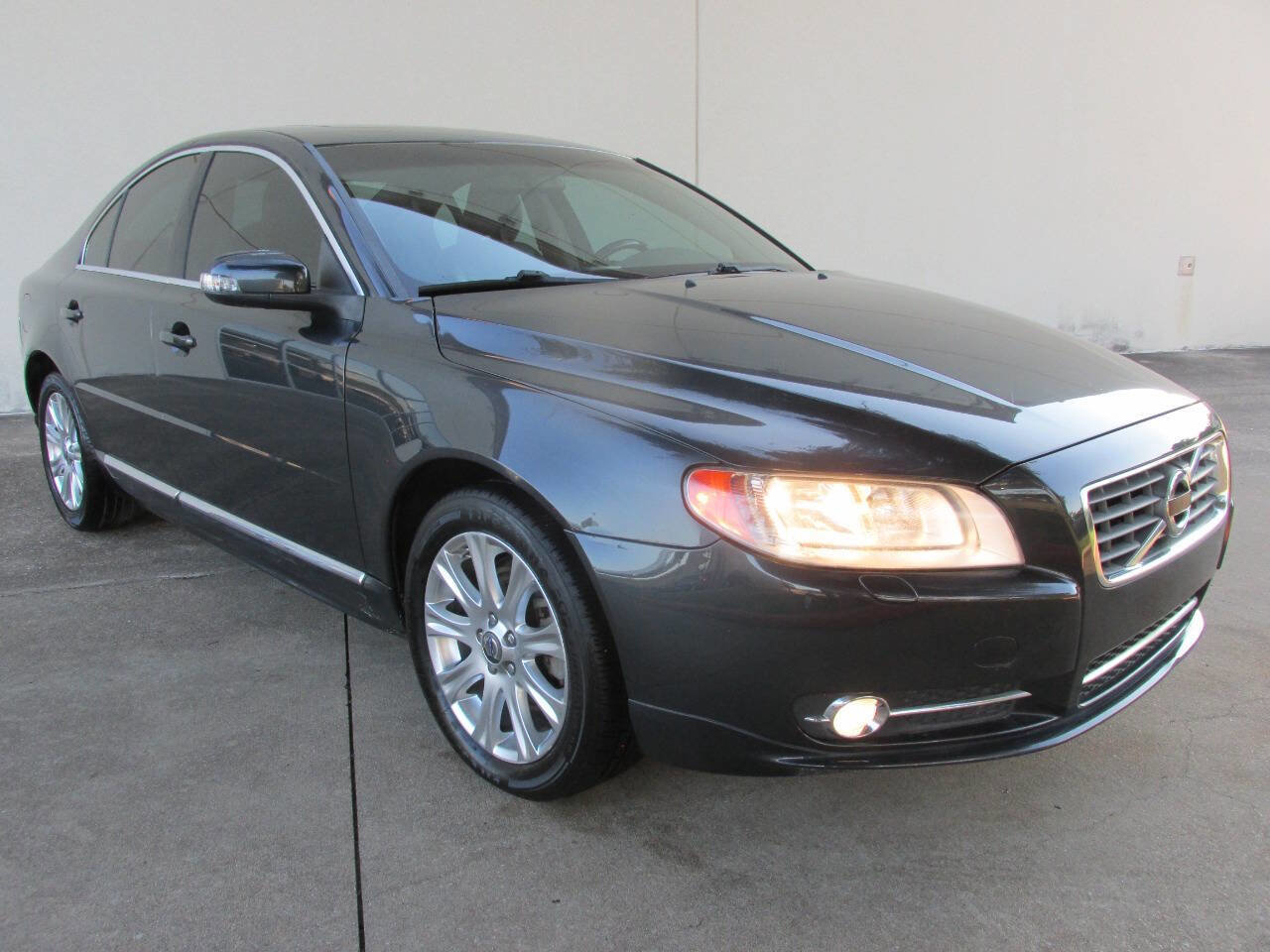 Used 2010 Volvo S80 3.2 image 1
