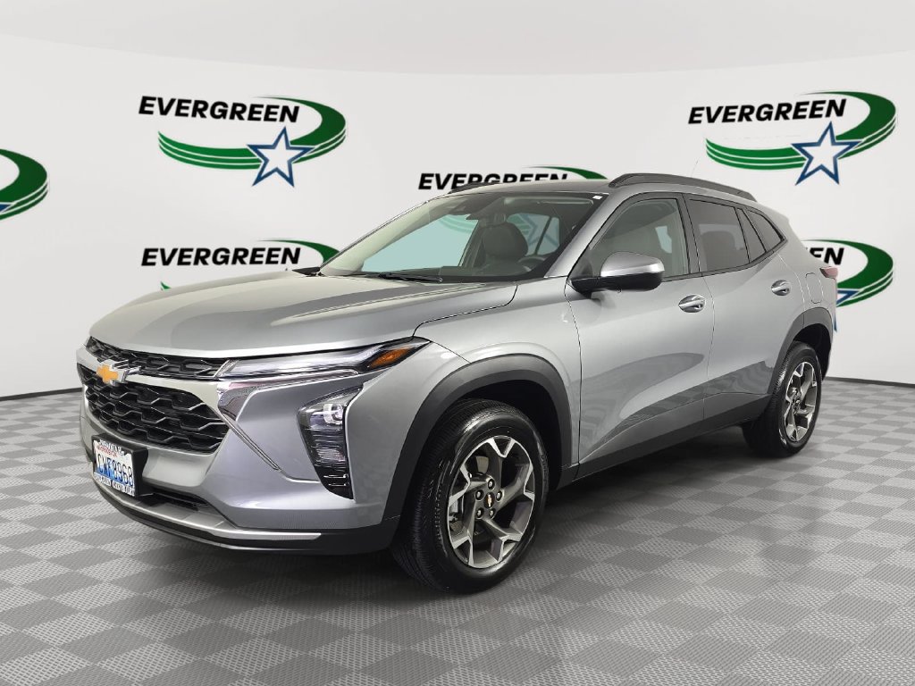 Used 2025 Chevrolet Trax LT w/ Driver Confidence Package