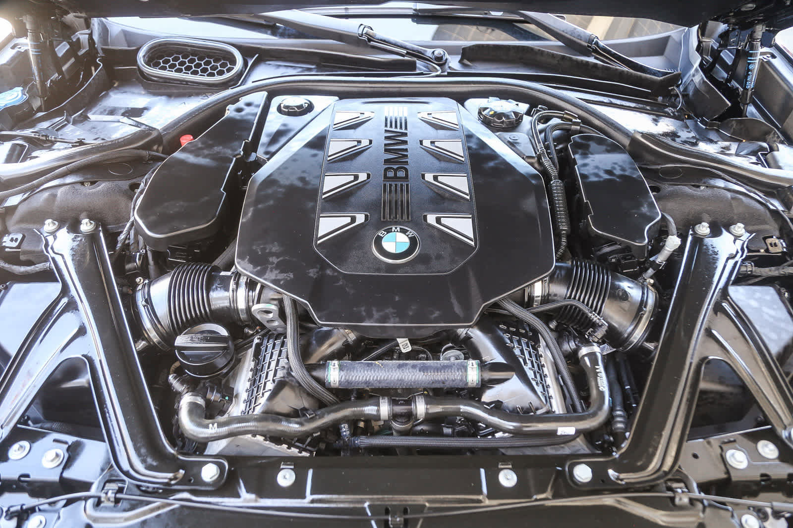 Used 2024 BMW 760i xDrive w/ Premium Package 2 image 23