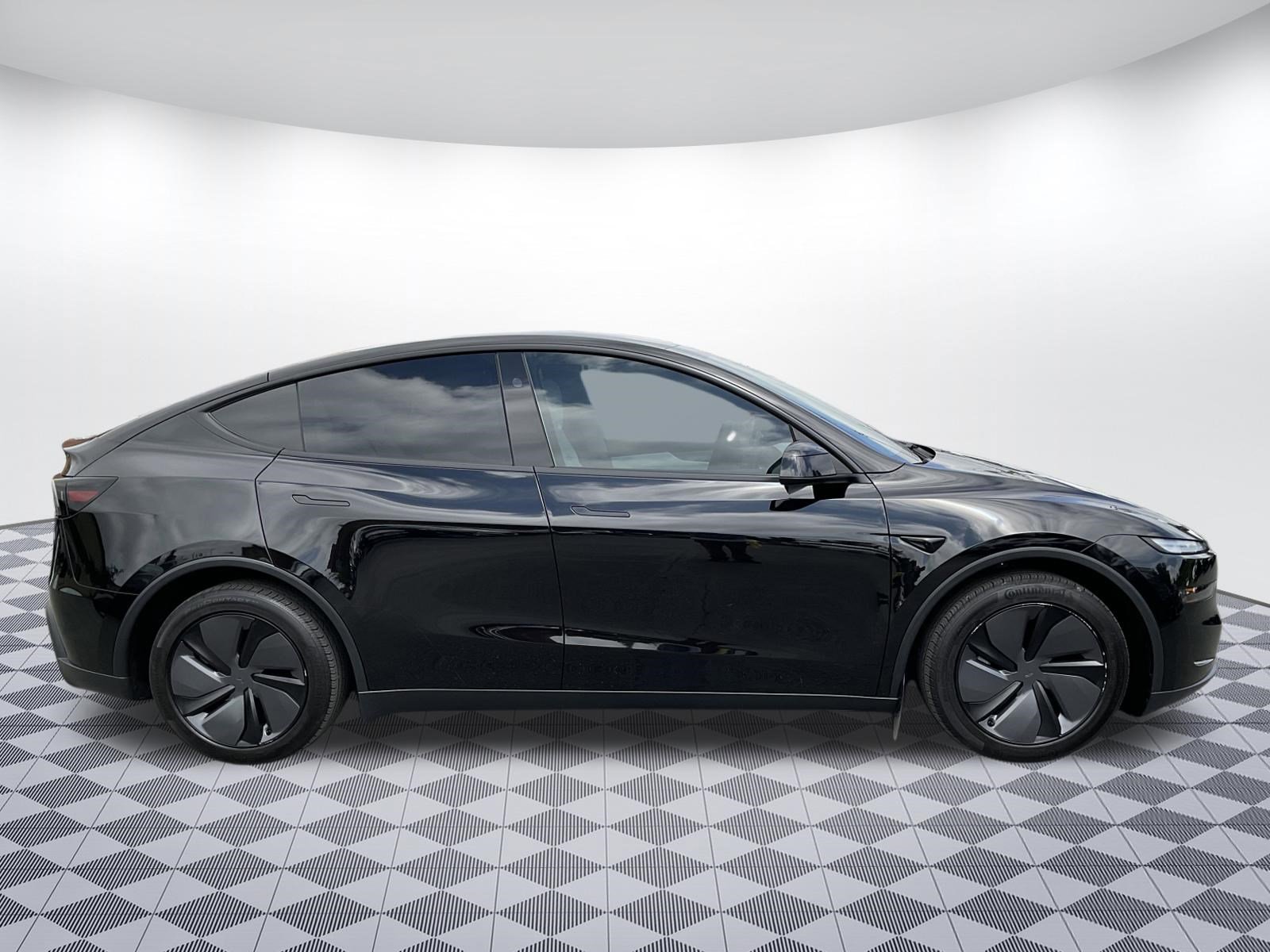 Used 2026 Tesla Model Y Long Range AWD/4WD image 2