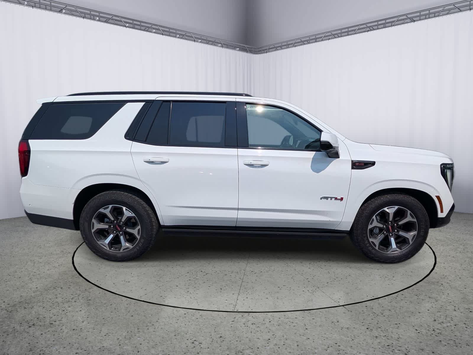 Used 2025 GMC Yukon AT4 Ultimate AWD/4WD image 2