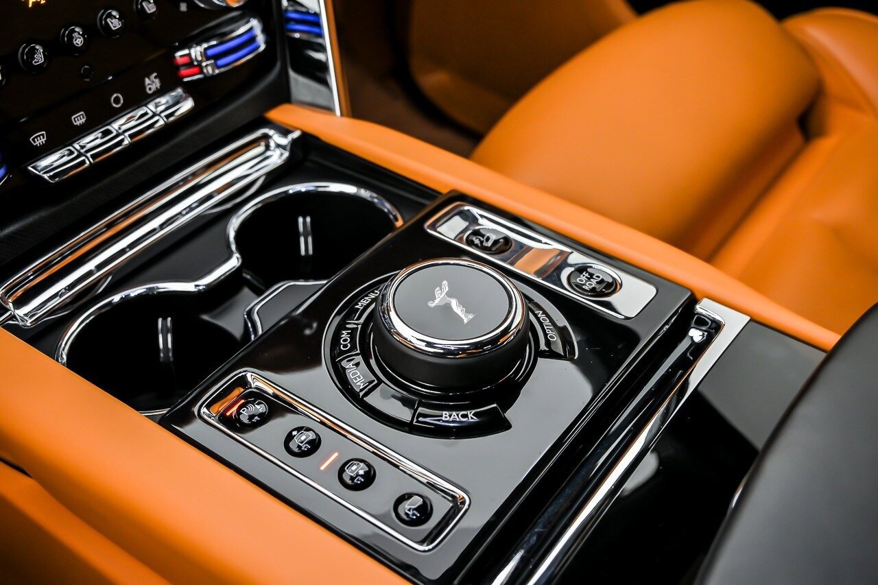 Used 2023 Rolls-Royce Cullinan AWD/4WD image 40