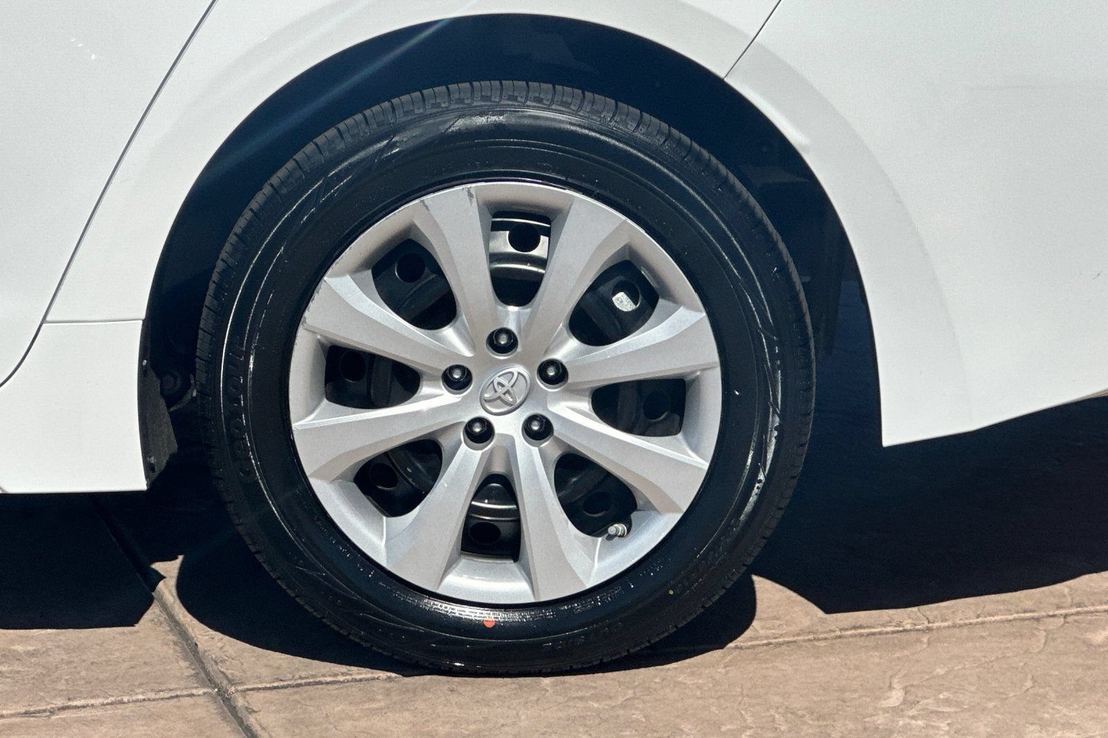 Certified 2023 Toyota Corolla LE FWD image 31