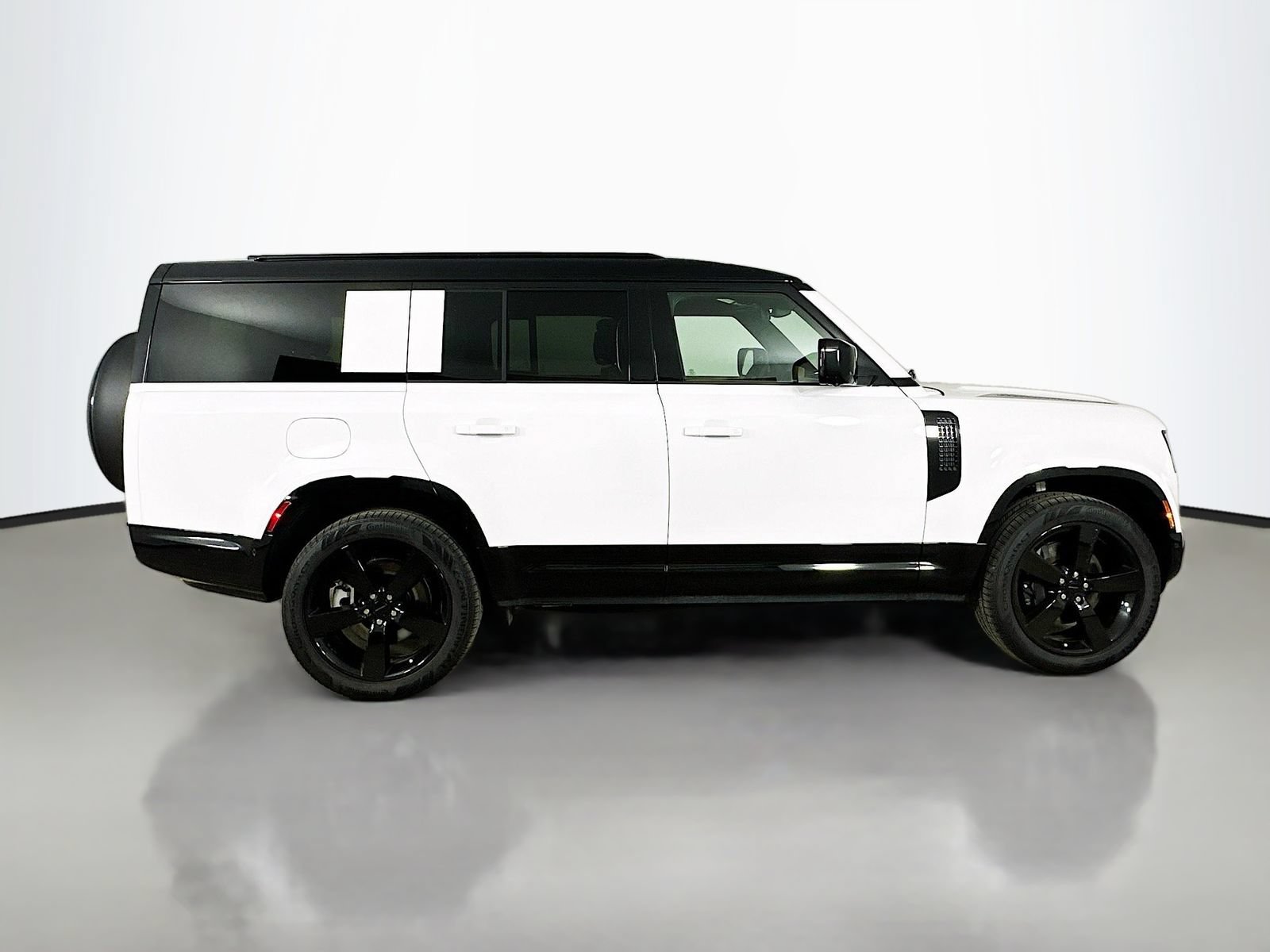 New 2026 Land Rover Defender 130 X-Dynamic SE AWD/4WD image 4
