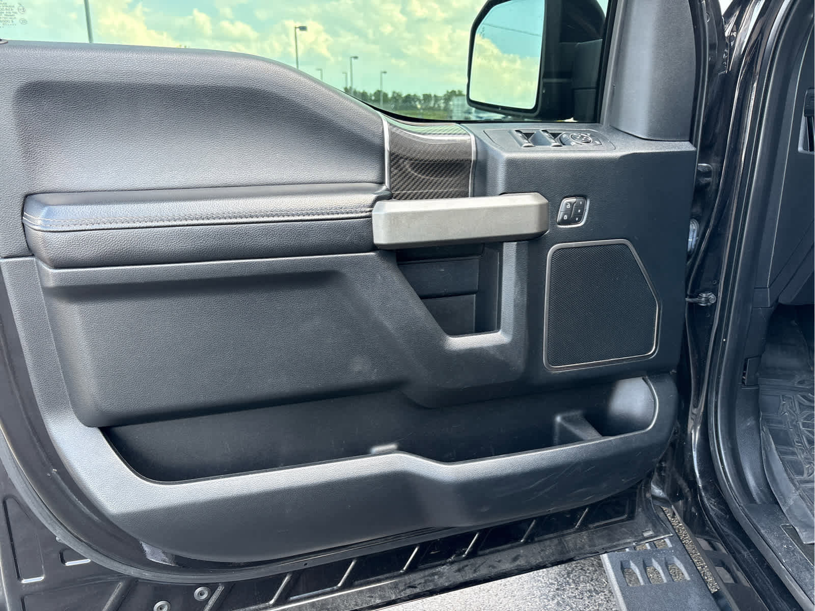 Used 2019 Ford F150 Raptor w/ Equipment Group 802A Luxury image 23