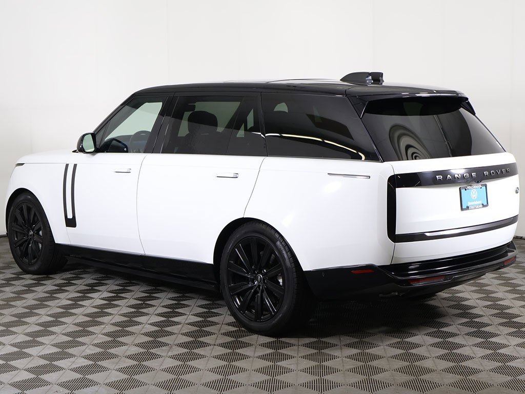 Used 2023 Land Rover Range Rover Long Wheelbase SE image 15